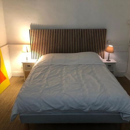 Le Victor Hugo 1G Et Sa Pizza Offerte Apartment Aurillac Exterior foto