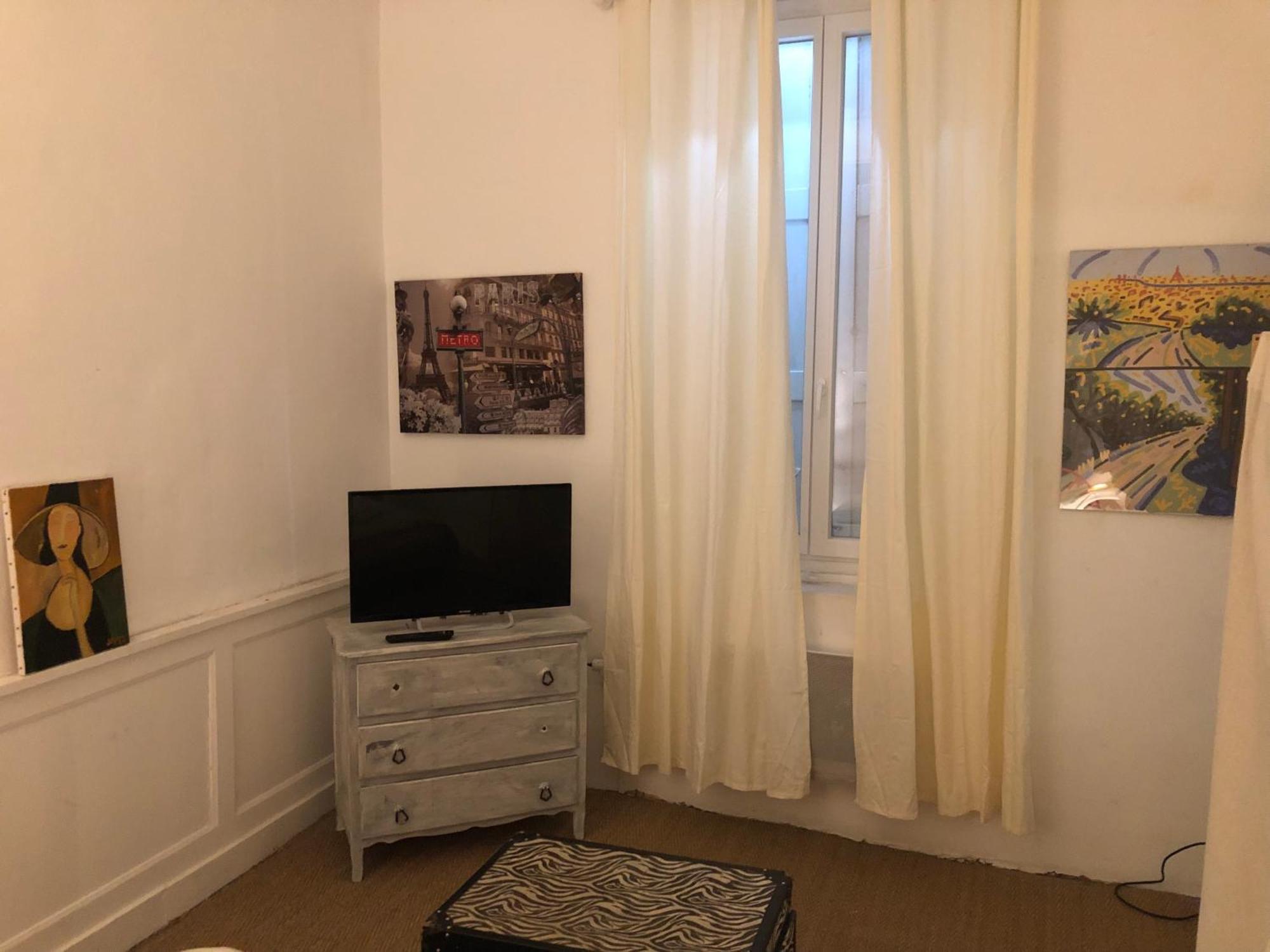 Le Victor Hugo 1G Et Sa Pizza Offerte Apartment Aurillac Exterior foto